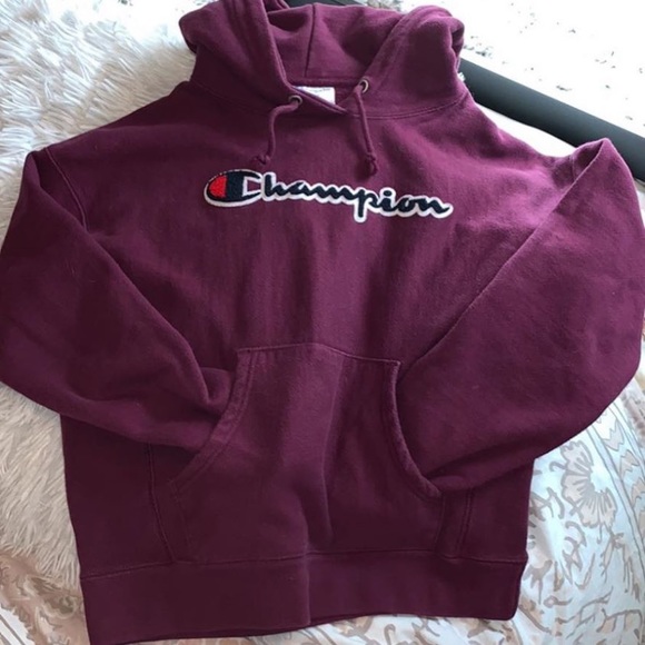 Champion Tops - Champion Sweatshirt Champion Tops - Champion Sweatshirt